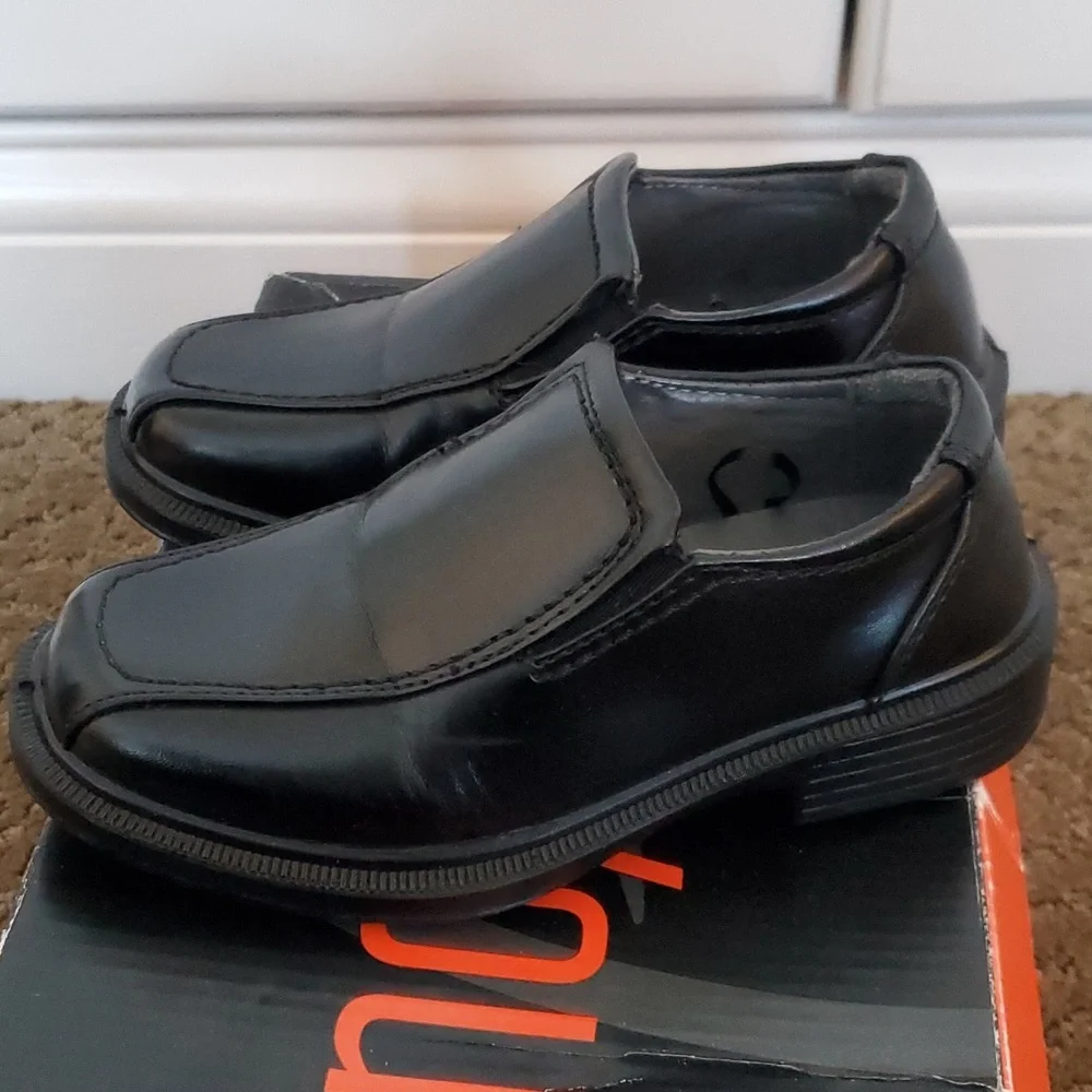 Little Boys Deer Stags Black Greenpoint Slip On Dress Shoes Size 11 EUC box